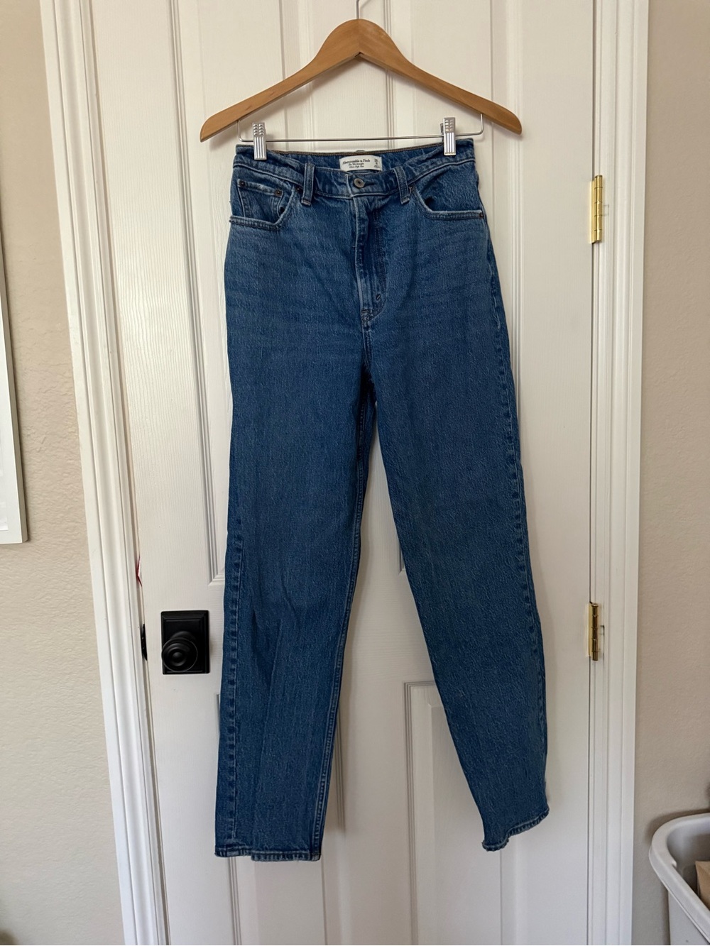 Abercrombie & Fitch High-Rise Dark Blue Straight Jeans